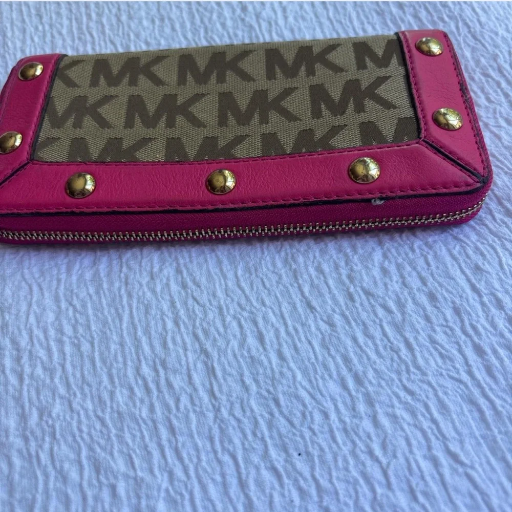Michael Kors Fuchsia and Brown Logo Wallet - Picture 4 of 8